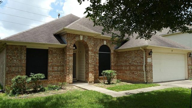 11638 Peachwood Lake Drive, Sugar Land, TX 77498