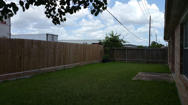 11638 Peachwood Lake Drive, Sugar Land, TX 77498