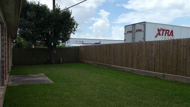 11638 Peachwood Lake Drive, Sugar Land, TX 77498