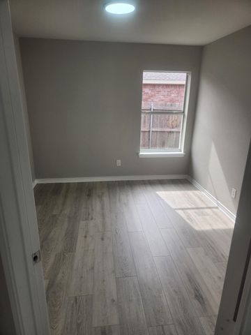 3007 Lake Side Drive, Sanger, TX 76266