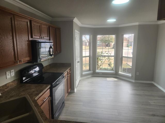 3007 Lake Side Drive, Sanger, TX 76266