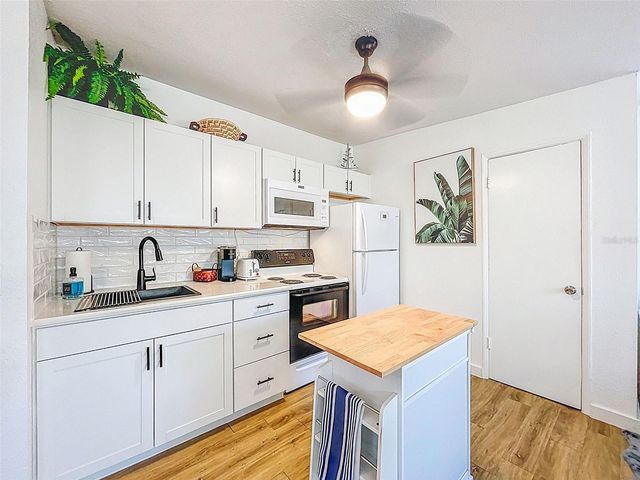 1600 PASADENA DR B, Dunedin, FL 34698