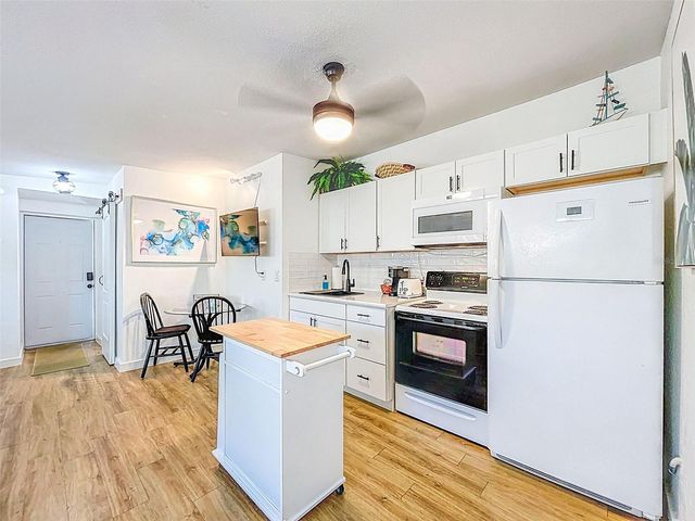 1600 PASADENA DR B, Dunedin, FL 34698