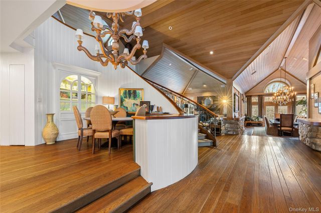 150 Old Farm Road N, Chappaqua, NY 10514