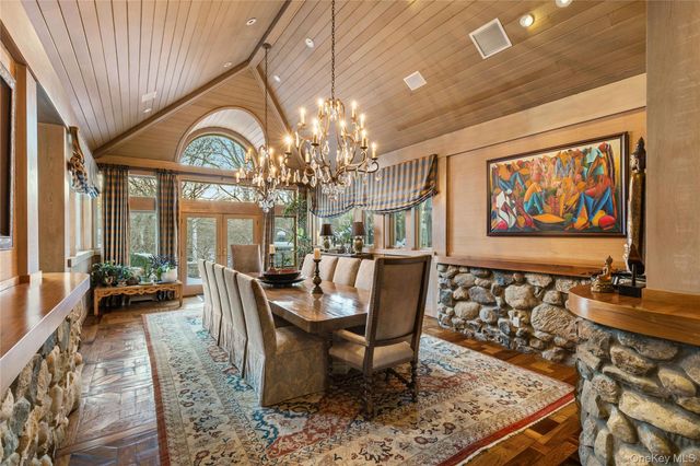 150 Old Farm Road N, Chappaqua, NY 10514