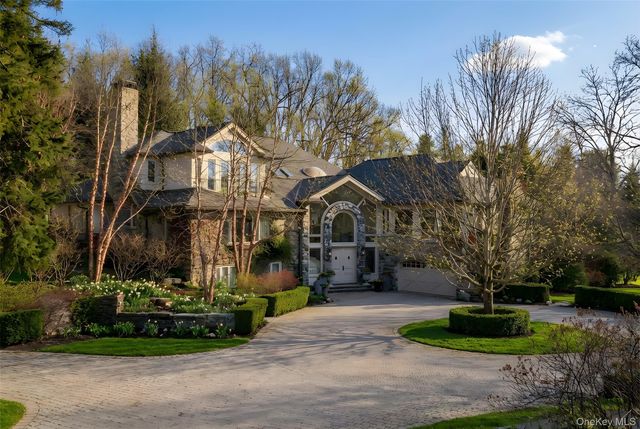 150 Old Farm Road N, Chappaqua, NY 10514