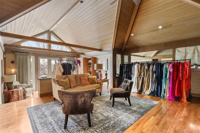 150 Old Farm Road N, Chappaqua, NY 10514