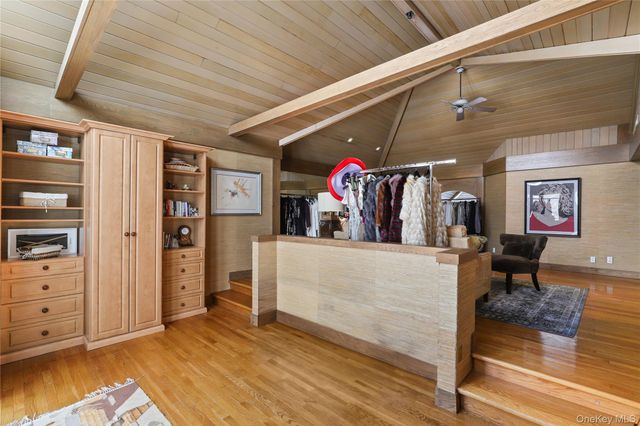 150 Old Farm Road N, Chappaqua, NY 10514