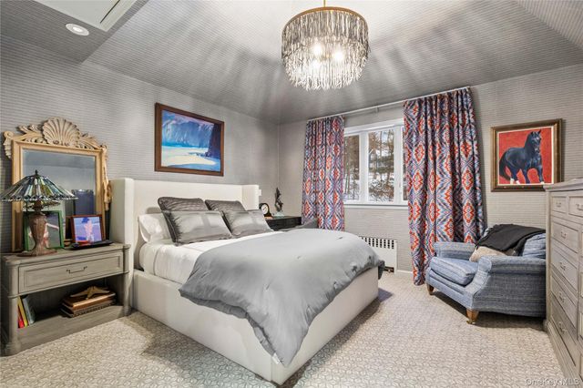 150 Old Farm Road N, Chappaqua, NY 10514