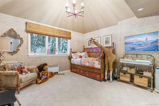 150 Old Farm Road N, Chappaqua, NY 10514