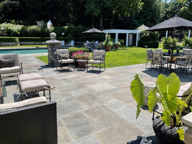 150 Old Farm Road N, Chappaqua, NY 10514