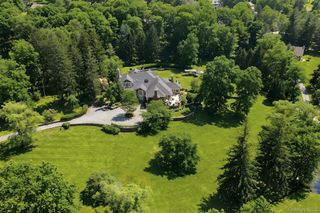 150 Old Farm Road N, Chappaqua, NY 10514