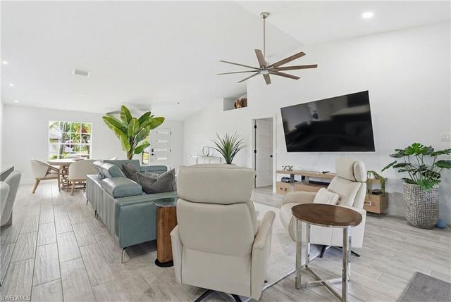 5227 SW 11th PL, Cape Coral, FL 33914