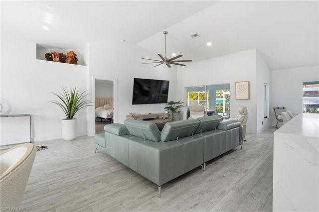 5227 SW 11th PL, Cape Coral, FL 33914