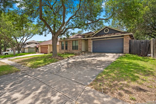 11309 Forest Rain, Live Oak, TX 78233
