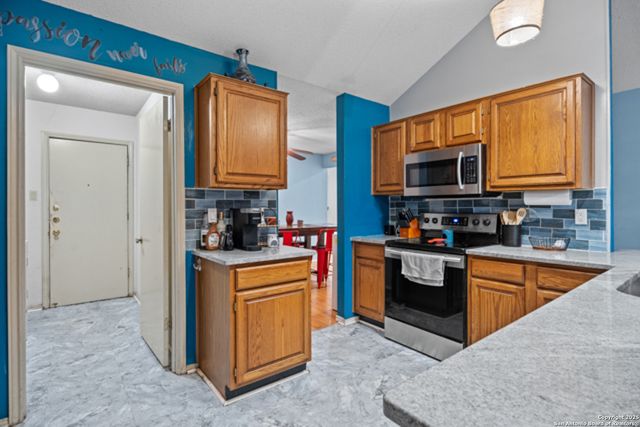 11309 Forest Rain, Live Oak, TX 78233