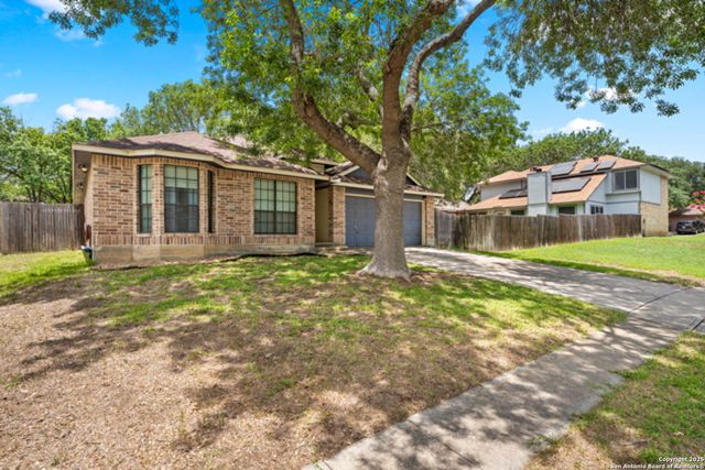 11309 Forest Rain, Live Oak, TX 78233