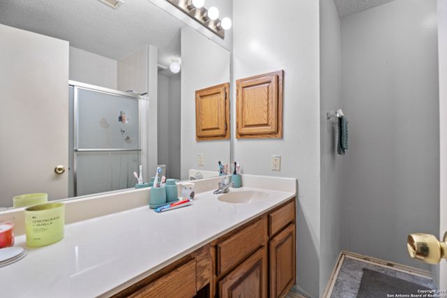 11309 Forest Rain, Live Oak, TX 78233