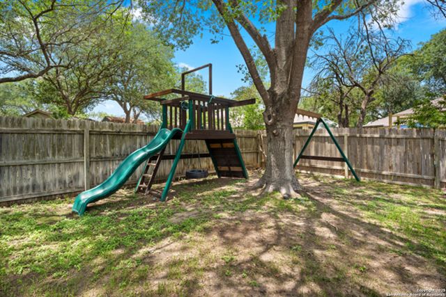11309 Forest Rain, Live Oak, TX 78233
