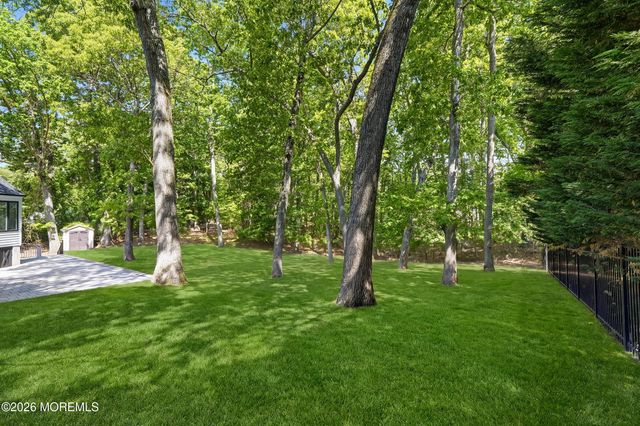 7 Pilgrim Hollow Road, Ocean Twp, NJ 07712