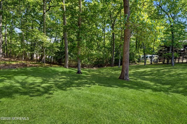7 Pilgrim Hollow Road, Ocean Twp, NJ 07712