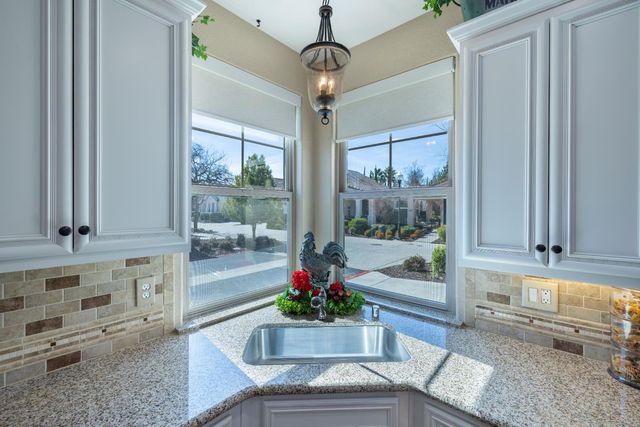 1129 Volonne Dr, Roseville, CA 95747