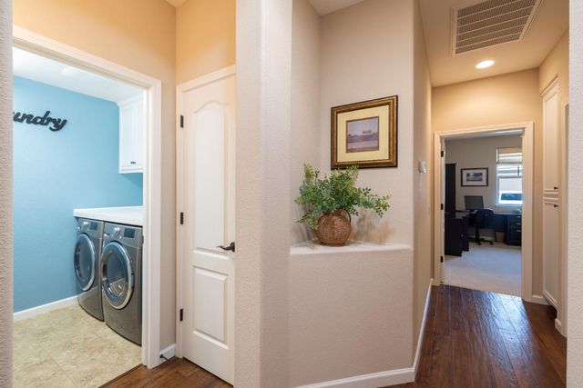 1129 Volonne Dr, Roseville, CA 95747