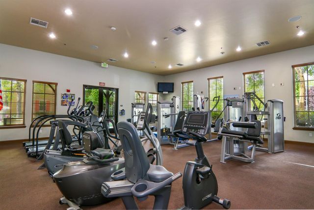 1129 Volonne Dr, Roseville, CA 95747