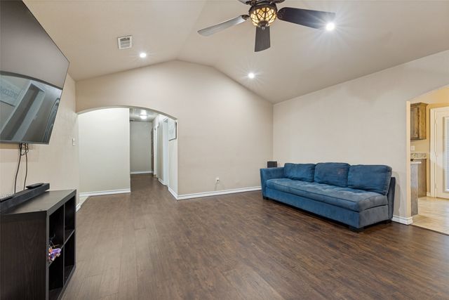 625 Park Center Boulevard, Saginaw, TX 76179