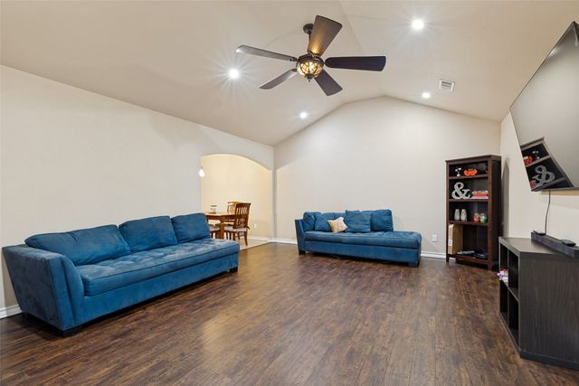 625 Park Center Boulevard, Saginaw, TX 76179