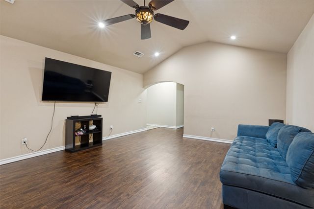 625 Park Center Boulevard, Saginaw, TX 76179