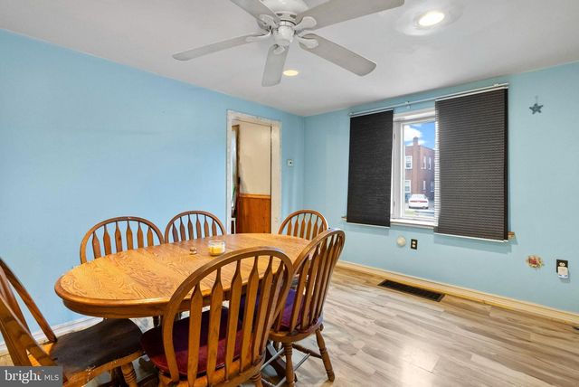 15 N POPLAR AVE, Maple Shade, NJ 08052