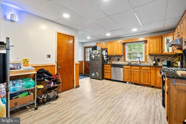 15 N POPLAR AVE, Maple Shade, NJ 08052