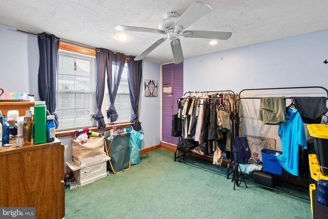 15 N POPLAR AVE, Maple Shade, NJ 08052