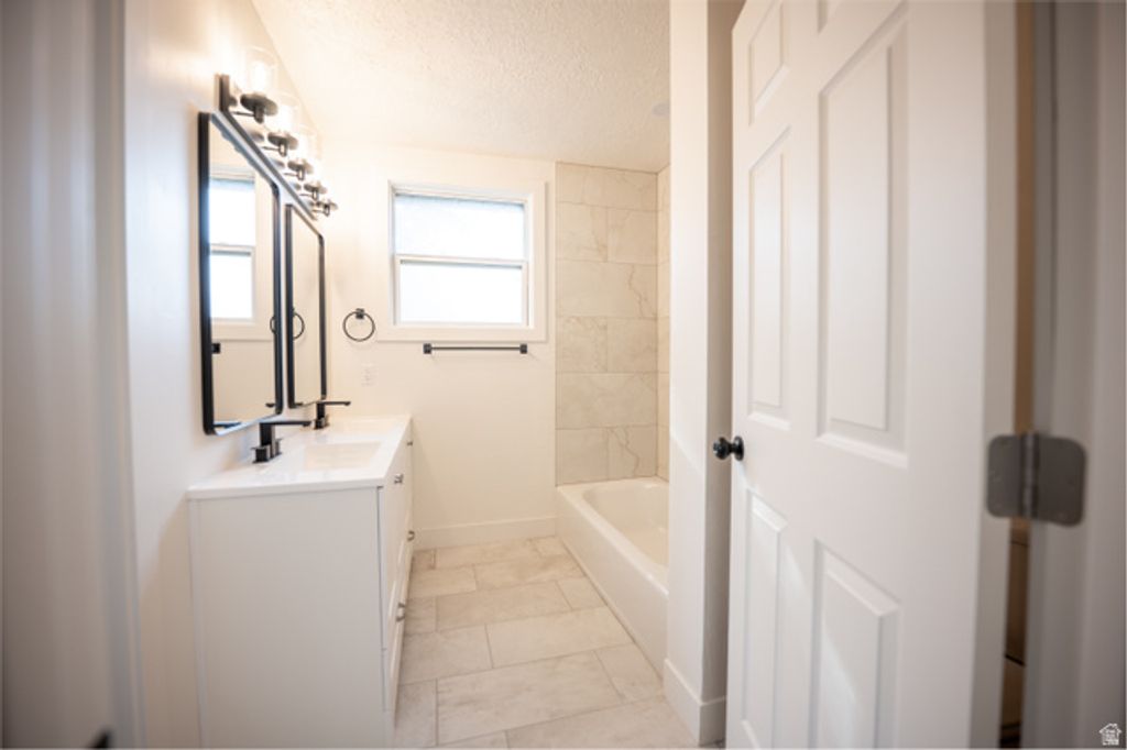 Image 6 of property listing at 1534 S TYLER AVE, Ogden, UT 84404