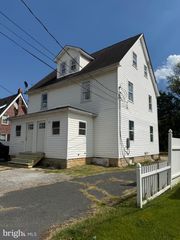 2125 OAKLAND RD, Middle River, MD 21220