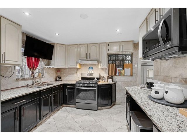 3017 Cimarron St, Aurora, CO 80011