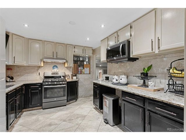 3017 Cimarron St, Aurora, CO 80011