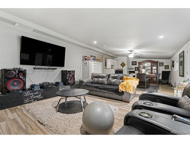 3017 Cimarron St, Aurora, CO 80011