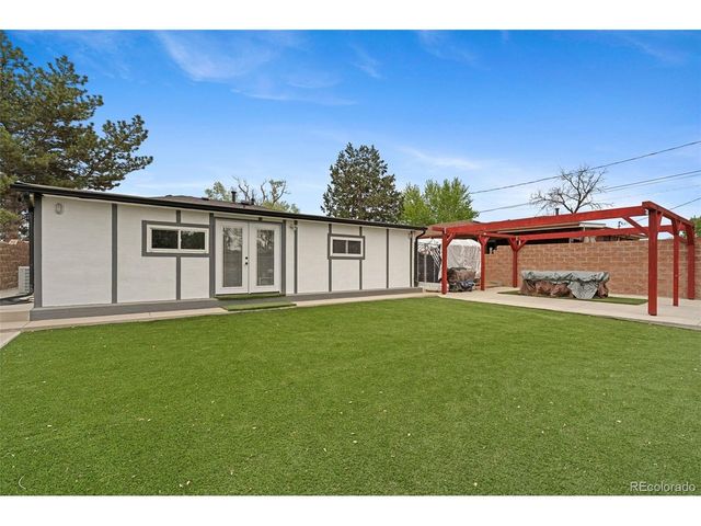 3017 Cimarron St, Aurora, CO 80011