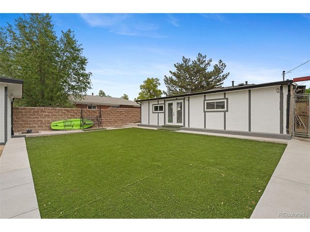 3017 Cimarron St, Aurora, CO 80011