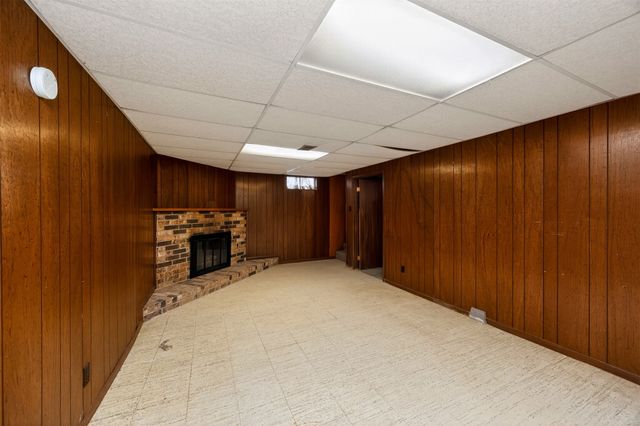 3500 Lindlavista Way, Des Moines, IA 50310