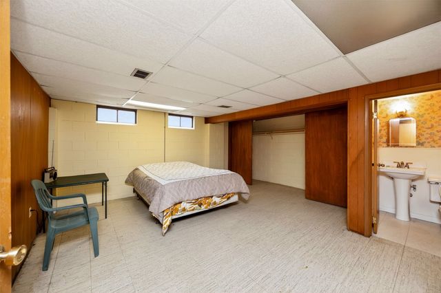 3500 Lindlavista Way, Des Moines, IA 50310