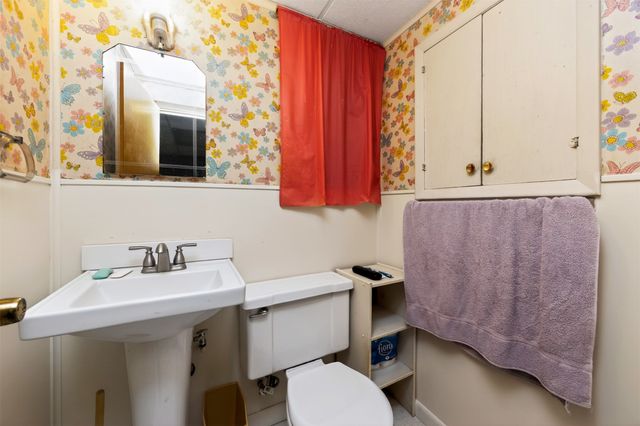 3500 Lindlavista Way, Des Moines, IA 50310