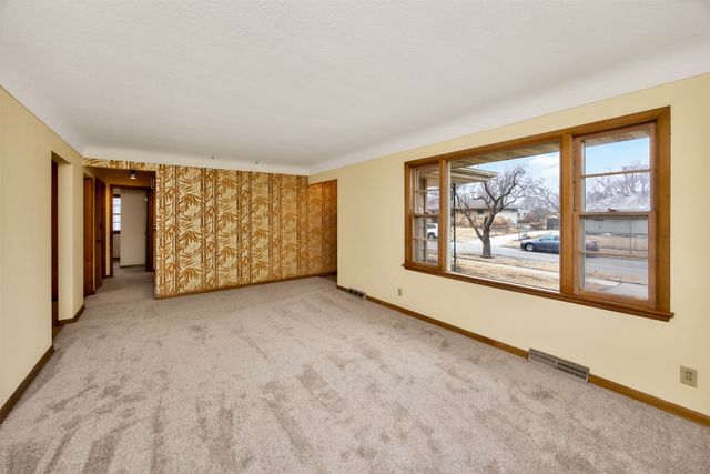 3500 Lindlavista Way, Des Moines, IA 50310