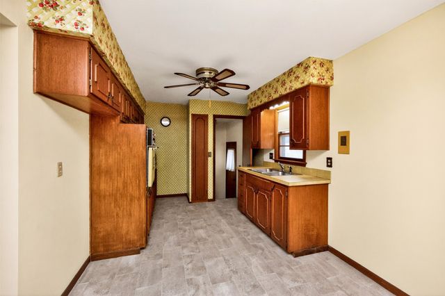 3500 Lindlavista Way, Des Moines, IA 50310