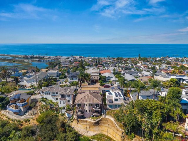 2483 Oxford Ave, Cardiff By The Sea, CA 92007
