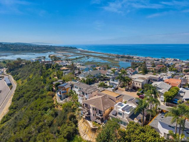 2483 Oxford Ave, Cardiff By The Sea, CA 92007
