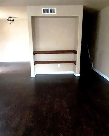 5516 Boca Raton Boulevard 310, Fort Worth, TX 76112