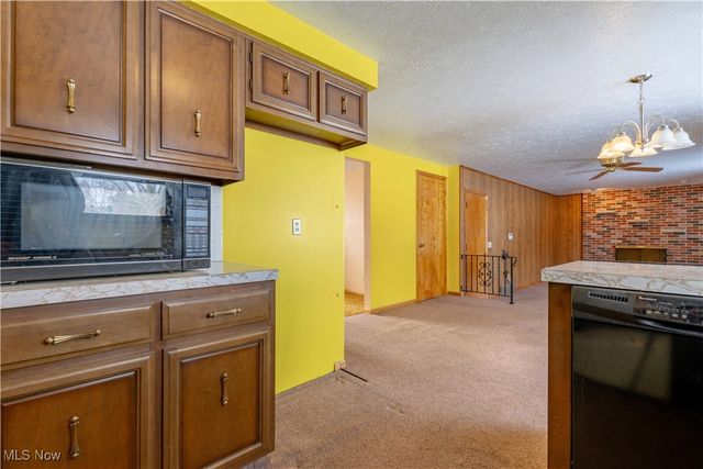 5611 Cherokee Avenue NW, North Canton, OH 44720